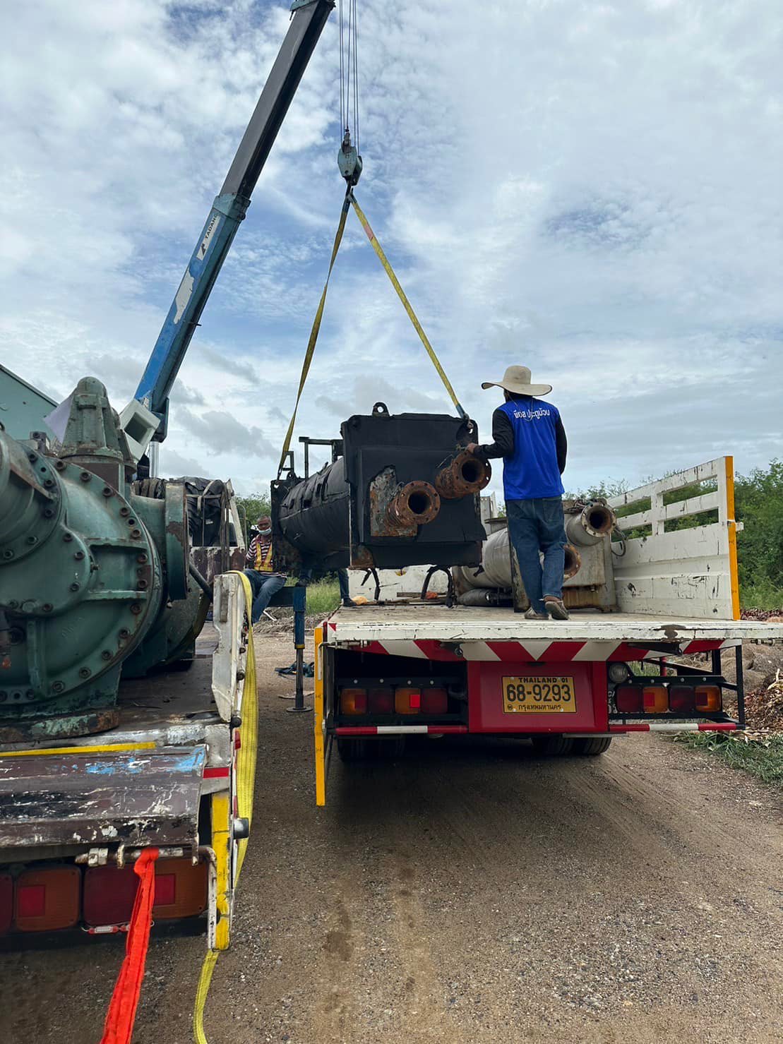 77 - https://พลอยไพลินรักขยะ.com | พลอยไพลินรักขยะ - เราคือผู้เชี่ยวชาญด้านการรับประมูลและรับซื้อของเก่าครบวงจร ตั้งแต่โรงงานอุตสาหกรรมขนาดใหญ่ไปจนถึงของใช้ในครัวเรือน ด้วยทีมงานมืออาชีพ จ่ายเงินสดถึงที่ และให้ราคาดีที่สุด