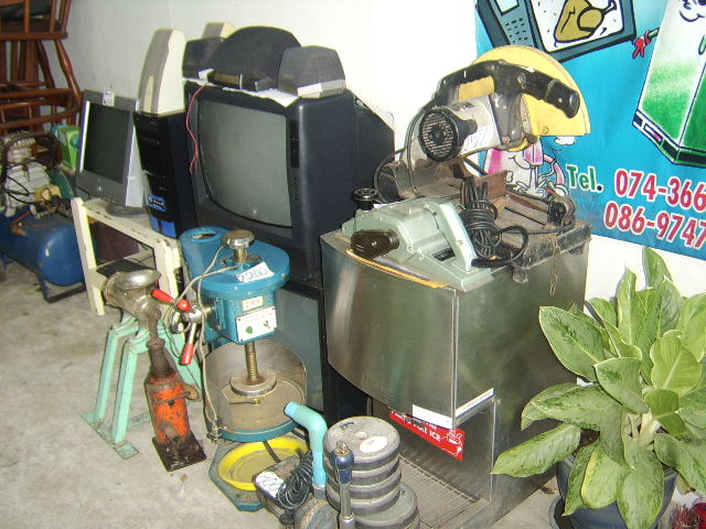 88 - https://พลอยไพลินรักขยะ.com | พลอยไพลินรักขยะ - เราคือผู้เชี่ยวชาญด้านการรับประมูลและรับซื้อของเก่าครบวงจร ตั้งแต่โรงงานอุตสาหกรรมขนาดใหญ่ไปจนถึงของใช้ในครัวเรือน ด้วยทีมงานมืออาชีพ จ่ายเงินสดถึงที่ และให้ราคาดีที่สุด